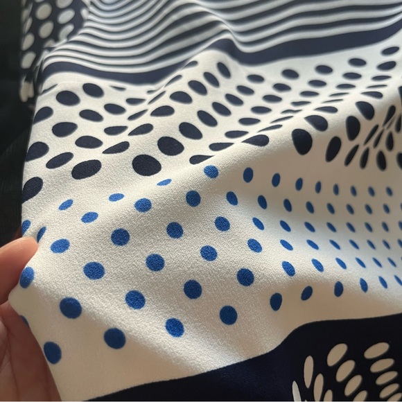 Casual dress - Picture 2 of 10